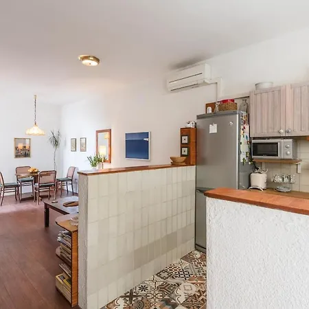 Nina Apartment *