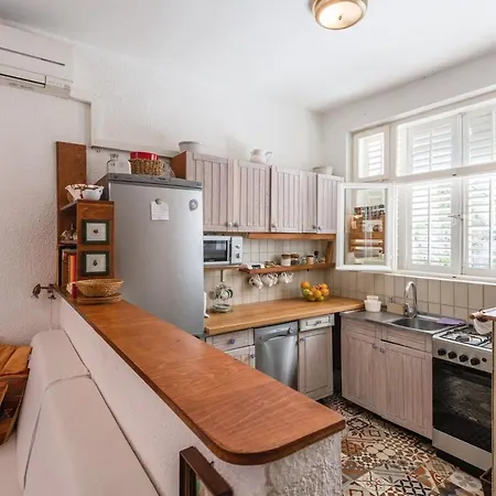 Nina Apartment
